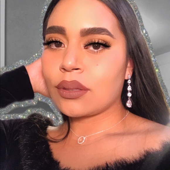 Meet your Posher, Jennifer - Picture 1 of 1